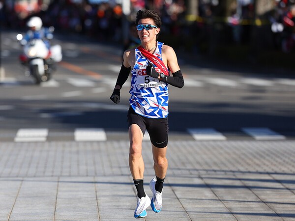 2024年ニューイヤー駅伝を走る關颯人　Photo by Yohei Osada/AFLO SPORT