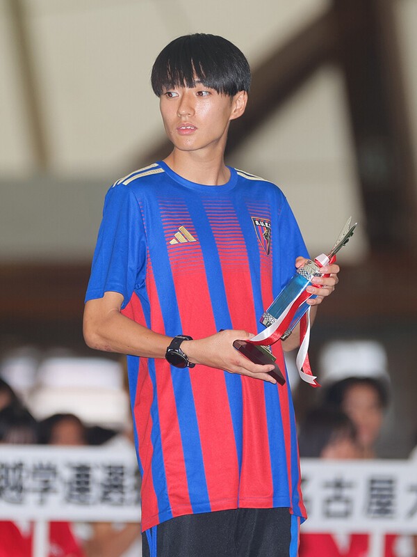 出雲駅伝２区で９人抜きを果たした創価大学の吉田響　photo by SportsPressJP/AFLO