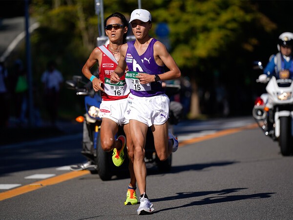 全日本大学駅伝８区を駆ける立教大学の安藤圭佑　Photo by SportsPressJP/AFLO