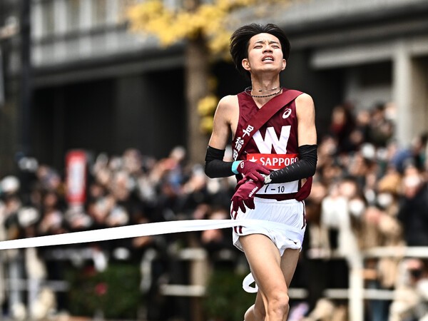 早稲田大は最終10区で國学院大にかわされ、総合４位でフィニッシュ　photo by Kishimoto Tsutomu