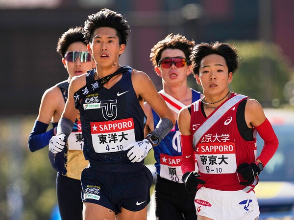 最終10区までシード権を争った４校　photo by アフロ
