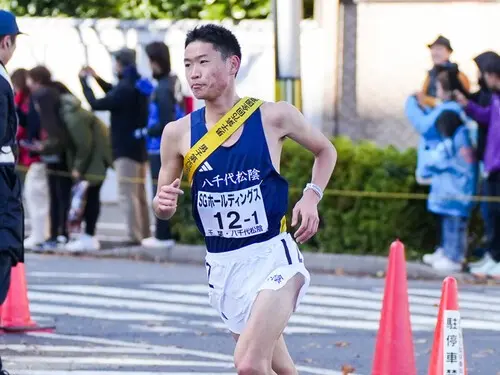 昨年末の全日本高校駅伝１区で快走を見せた鈴木はスケールの大きなランナー　photo by Wada Satoshi