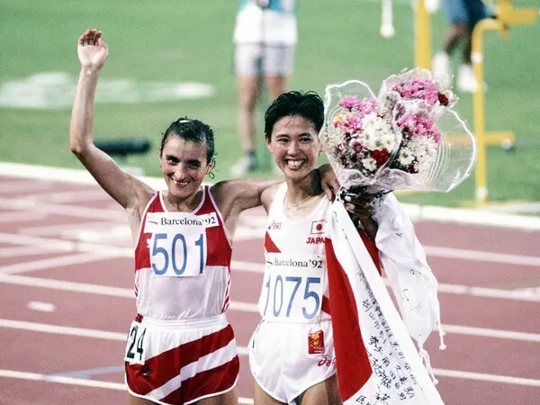 1992年バルセロナ五輪では銀メダルを獲得。左は優勝したエゴロワ　photo by Aflo