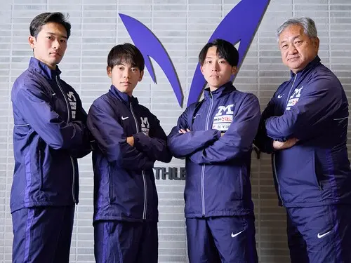 大志田監督（右）を迎え、最終学年の勝負に挑む3選手（左から主将の室田、吉川、森下）　photo by Murakami Shogo