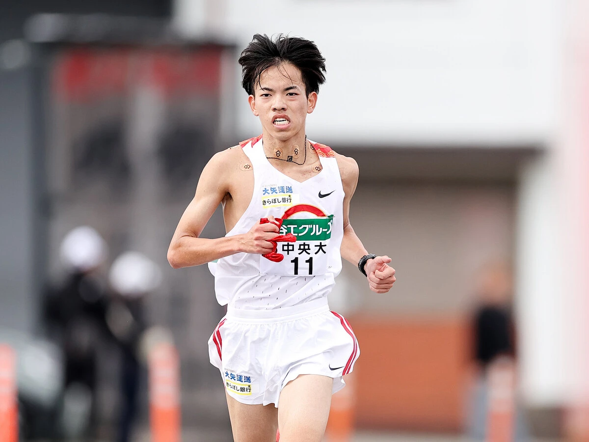 着実に力をつけている２年の岡田開成。洛南高の２学年先輩にあたる駒大・佐藤圭汰を強く意識しているphoto by Sports Press JP/Aflo