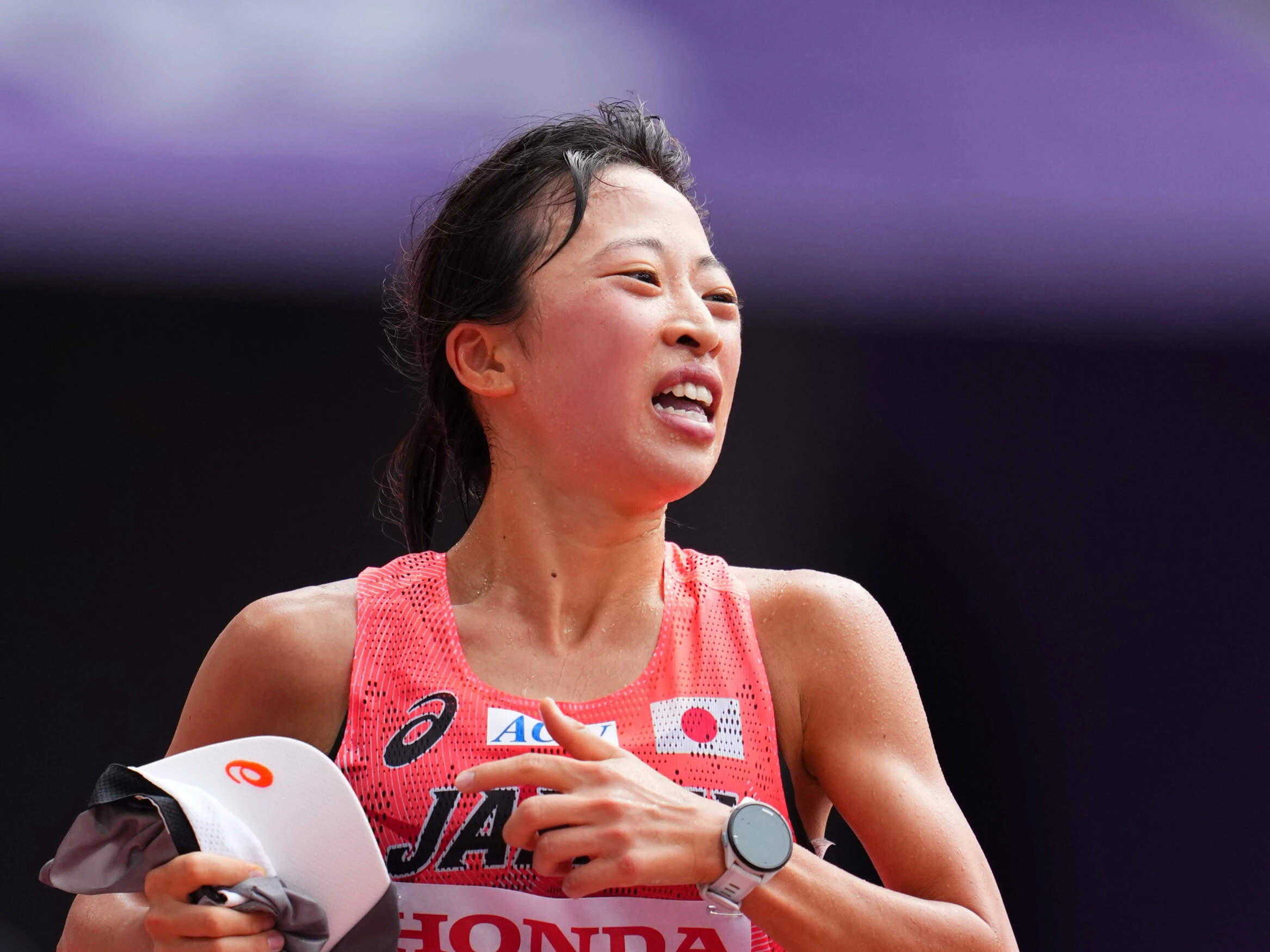 【東京世界陸上】女子マラソンの新ヒロイン・小林香菜、驚異の猛追を生んだ「鬼ごっこみたいな感じ」と「徹底した暑熱対策」