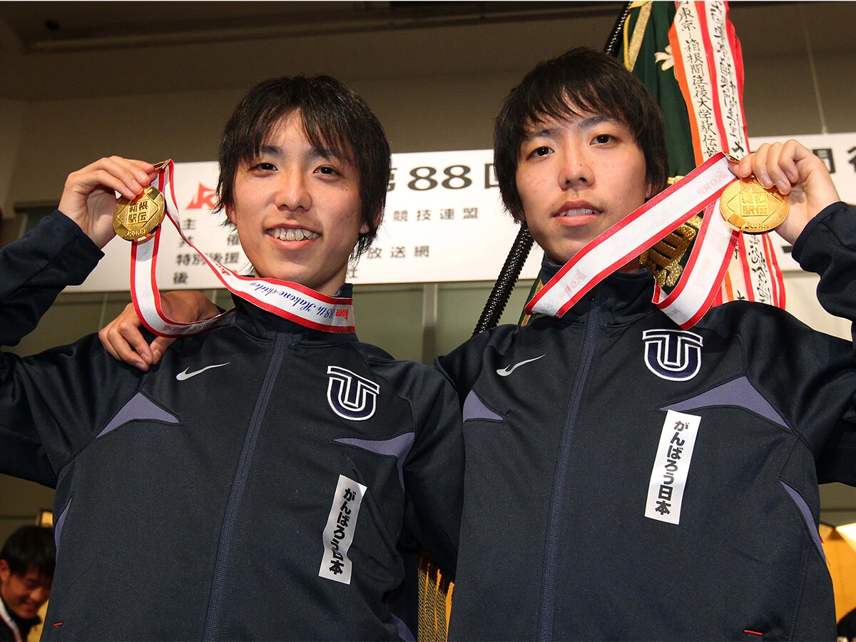 ２年時に箱根駅伝総合優勝を果たした東洋大の設楽啓太（左）と悠太 photo by AFLO