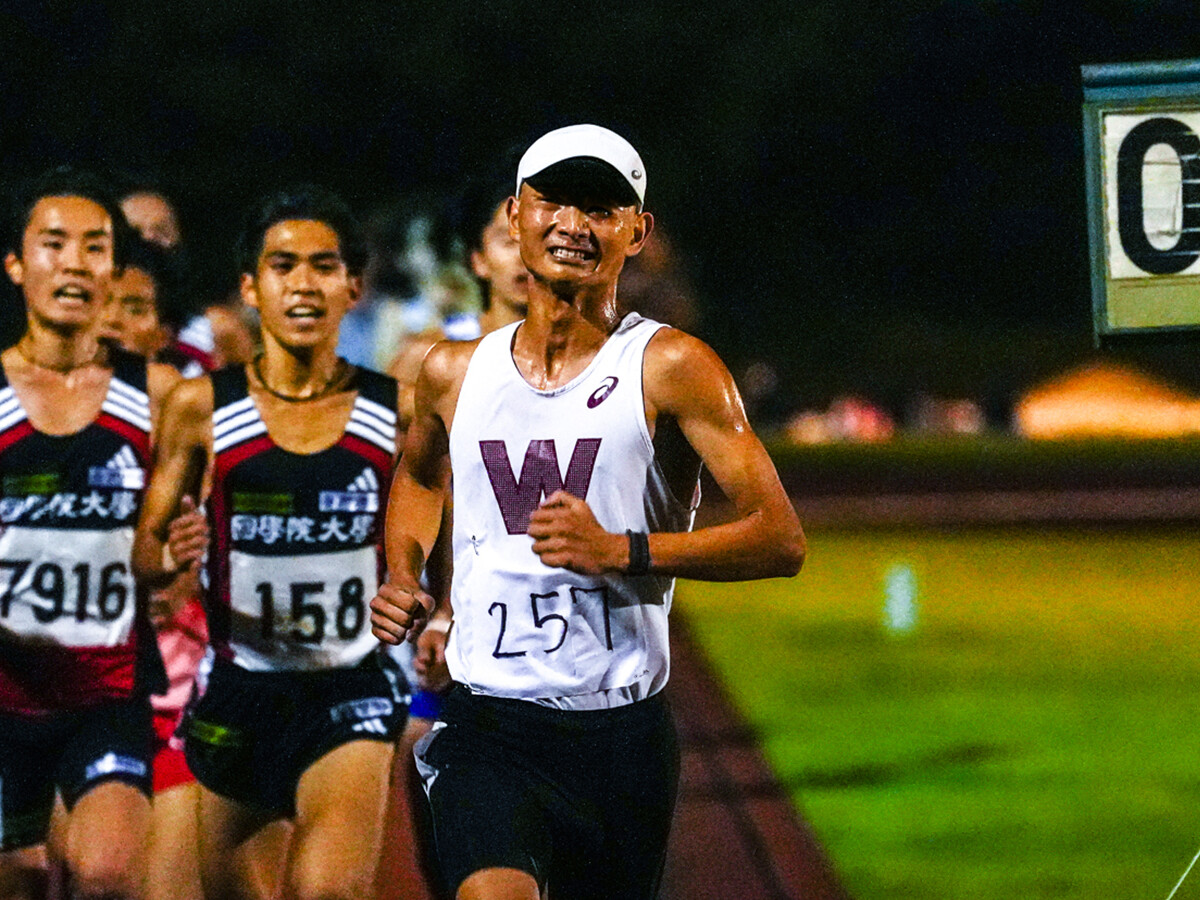 10月には10000mで自己ベスト更新と好調ぶりを示す上杉敦史　photo by Satoshi Wada