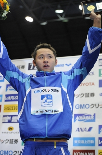 日本選手権100ｍ平泳ぎで日本新記録を更新して優勝した北島康介