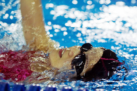 復活した得意の種目・背泳ぎで金メダルを目指す秋山里奈選手