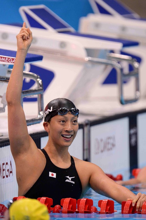 ロンドン五輪競泳女子100m背泳ぎで銅メダルを獲得した寺川綾