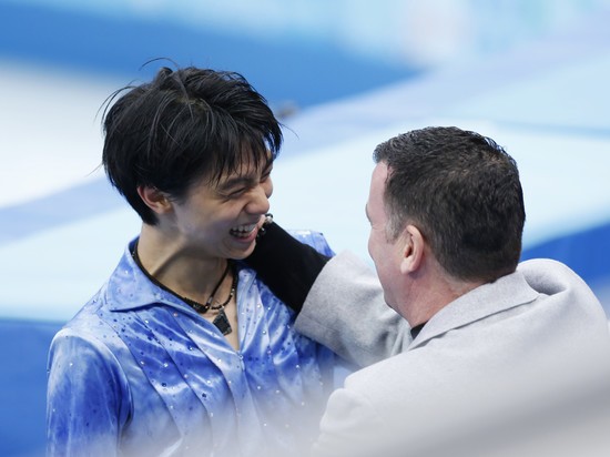 Hanyu smiled to Brian Orser after the performance.