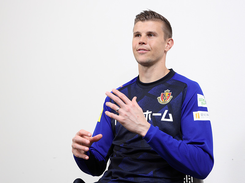 Mitchell Langerak has many connection with Japan before joining to Nagoya Grampus.