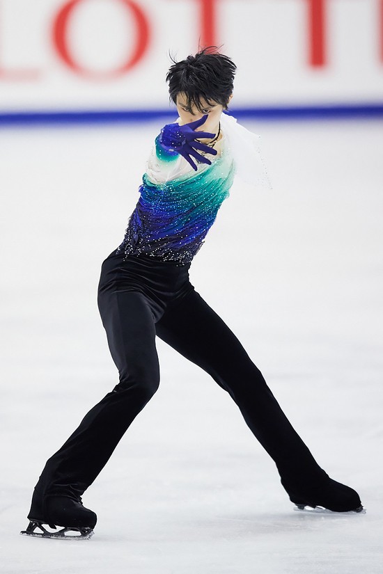 Yuzuru Hanyu at NHK Trophy 2016.
