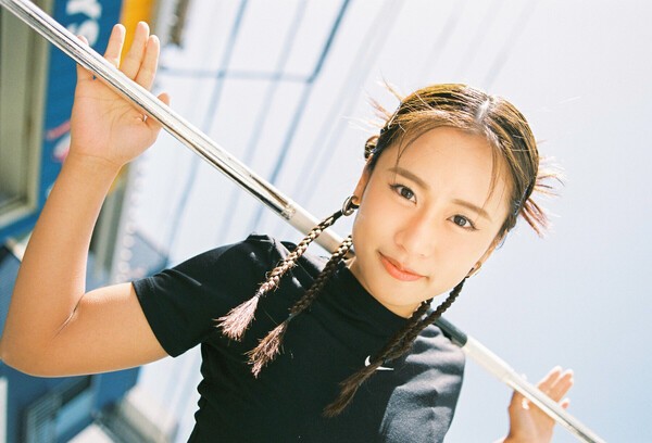 棒術やパルクールに取り組んでいる田辺莉咲子さん