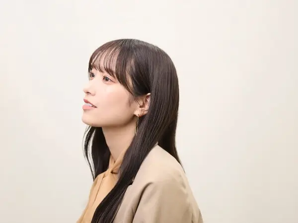 ４月から放送開始した『スポーツ リアライブ～SPORTS  Real＆Live～』の土曜日MCを担当している日向坂46の佐々木久美さん　Photo by Takahiro Idenoshita