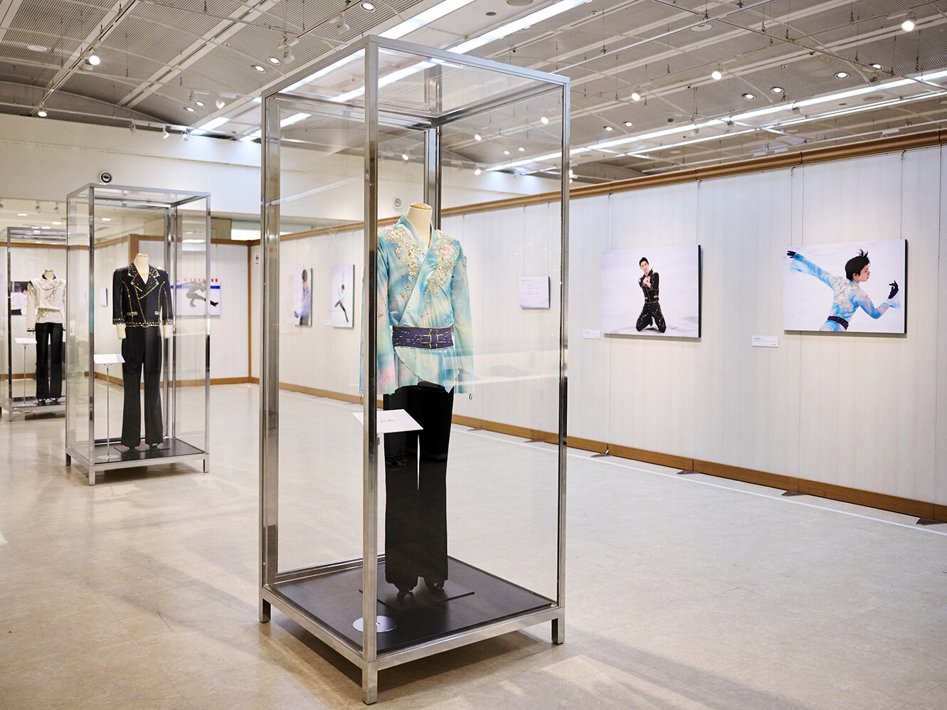 「羽生結弦展2022」が日本橋高島屋で開催中。実際に着用した衣装や写真100点を展示