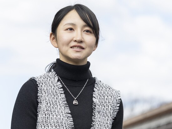乗馬未経験で、入学時には不安を抱えていた古川奈穂騎手