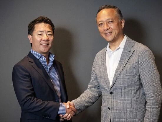MLBの十原啓志郎氏（左）とJTBの五十嵐善寿氏（右）　photo by Ishikawa Takao