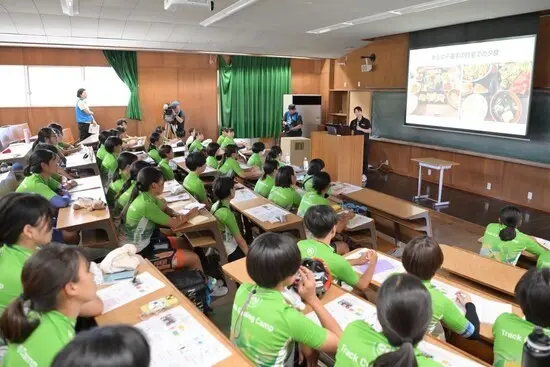 クイズに答えながら、楽しく栄養と食事について学んだ　photo by Kishiku Torao