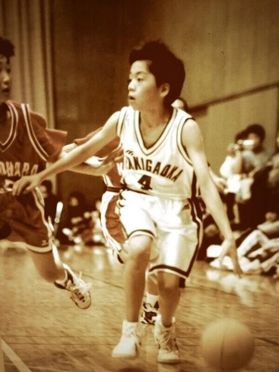 小学生時代の篠山。強豪チームでミニバスに励んだ　写真：本人提供