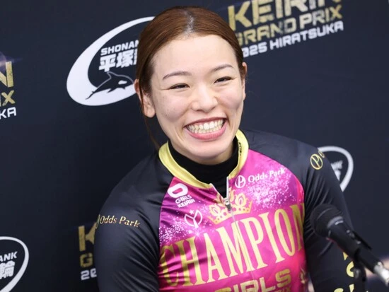 優勝記者会見では満面の笑みを浮かべる　photo by Takahashi Manabu