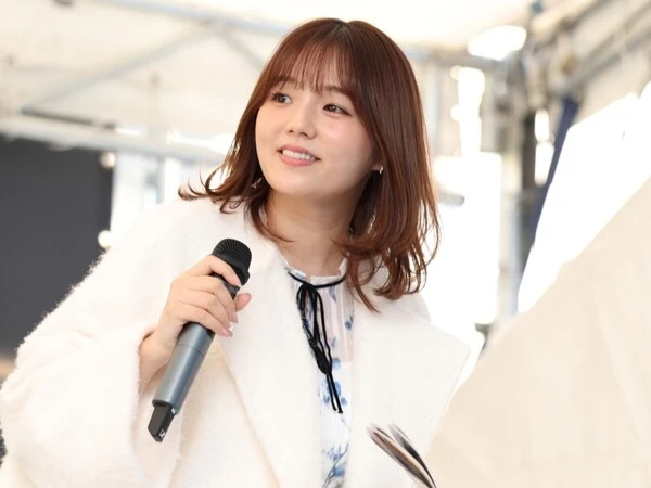 平塚競輪アンバサダーの篠崎愛　photo by Takahashi Manabu