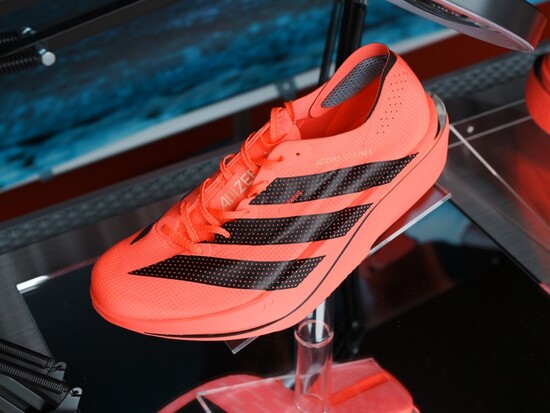ADIZERO ADIOS PRO 5。国内発売はadiClub会員メールなどで発表予定