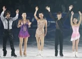 スターズオンアイスの大阪公演には無良崇人、村上佳菜子、浅田真央、織田信成、宮原知子ら多くのスケーターが出演photo by Noto Sunaoフォギュアスケートのコラムへ>>