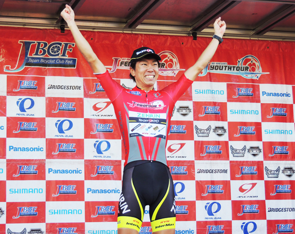 今季のTeamUKYOは栄えある「輪翔旗」も獲得（写真は優勝した畑中勇介）記事を読む＞【自転車】TeamUKYOがＪプロツアー個人＆団体で「２冠」達成photo by Nishimura Akira