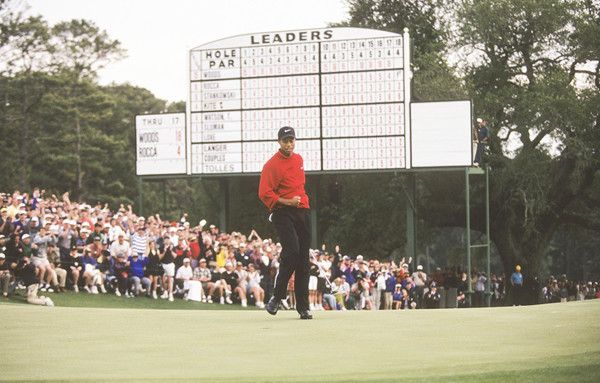 1997年、マスターズで初めて優勝したウッズ　記事を読む＞マキロイ、デイ、松山が語る、タイガー・ウッズのマスターズ初優勝photo by PGA TOUR