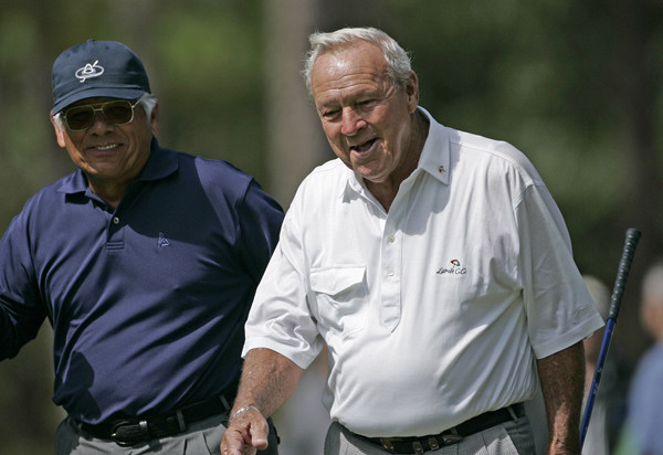 2006年に引退したアーノルド・パーマー（右）photo by PGA TOUR記事を読む＞32歳で現役を終えた宮里藍。男女で異なるプロゴルファーの引退事情