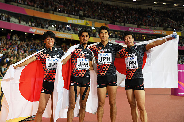 リオ五輪から１年で再びメダルを手にした男子４×100ｍリレーphoto by Nakamura Hiroyuki／PICSPORT記事を読む＞サニブラウンも「バトンの練習したい」。リレー銅メダルが繋ぐ東京への夢