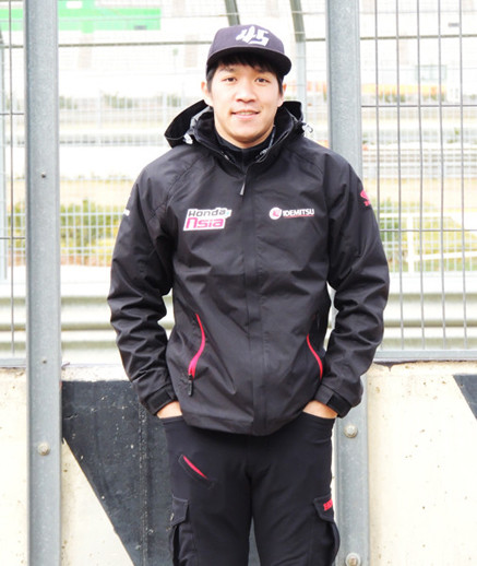 今年もMoto2クラスに参戦する長島哲太photo by Nishimura Akira記事を読む＞Moto2＆3を走る日本人ライダー５人。注目は2000年生まれ