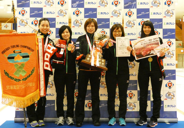 ３年ぶりの頂点を狙う北海道銀行photo by Takeda Soichiro記事を読む＞カーリング女子は早くも北京五輪への戦い。日本選手権で２強が激突！