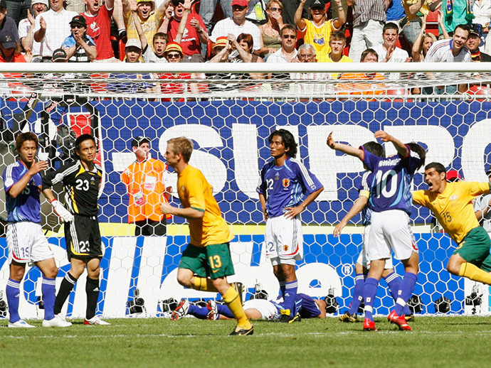 2006年ドイツＷ杯初戦、日本はオーストラリアに逆転負けを喫したphoto by Kyodo News記事を読む＞稲本潤一が語るドイツＷ杯。初戦のオーストラリア戦で裏目に出たこと