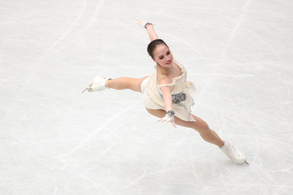 アリーナ・ザギトワ（ロシア）/br>photo by Sakamoto Kiyoshi記事を読む＞麗しき滑り！　氷上で美しく咲き誇る世界の女子スケーター９選
