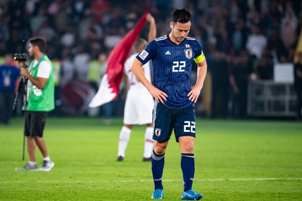 カタールに敗れ、肩を落とすキャプテンの吉田麻也photo by Sano Miki記事を読む＞ドゥンガらブラジルの名手が、アジア杯の日本に足りないと感じたもの
