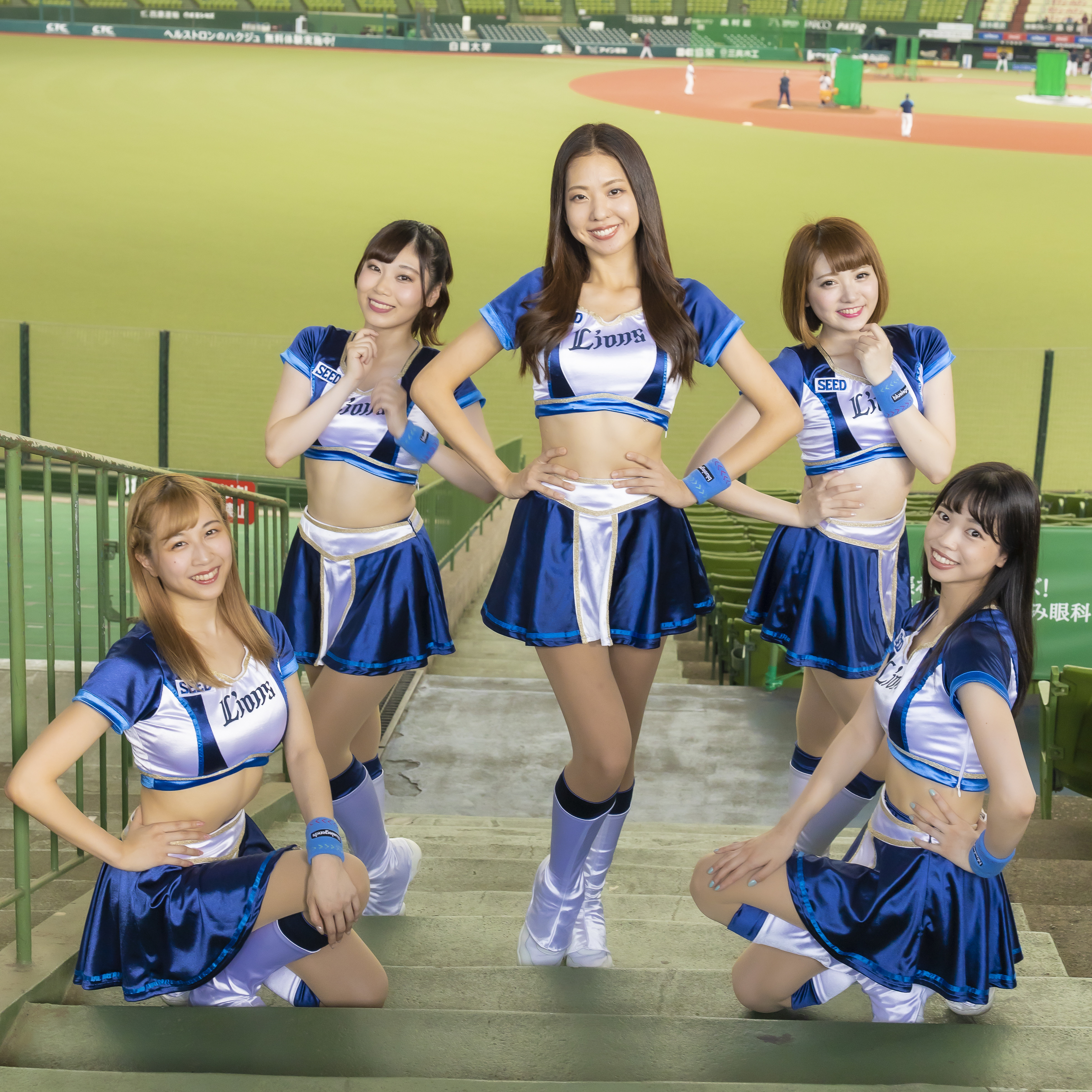 埼玉西武ランオンズ公式パフォーマー「bluelegends（ブルーレジェンズ）」メンバー。左からMisakiさん、Natsumiさん、Mihoさん、Maiさん、Amiさん