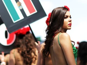 2018年メキシコGPにて桜井淳雄●撮影 photo by Sakurai Atsuoグリッドガール・フォトギャラリー第1弾はこちら>>