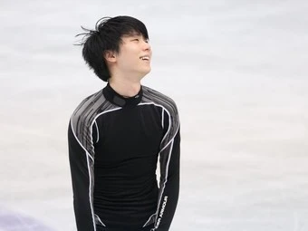 国別対抗戦公式練習の羽生結弦photo by Takahashi Manabu「羽生結弦2021-2022フィギュアスケートシーズンカレンダー」【予約受付中】卓上版はこちら>>壁掛け版はこちら>>