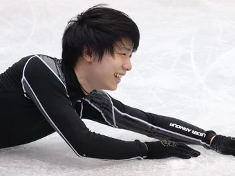 国別対抗戦公式練習の羽生結弦photo by Takahashi Manabu「羽生結弦2021-2022フィギュアスケートシーズンカレンダー」【予約受付中】卓上版はこちら>>壁掛け版はこちら>>