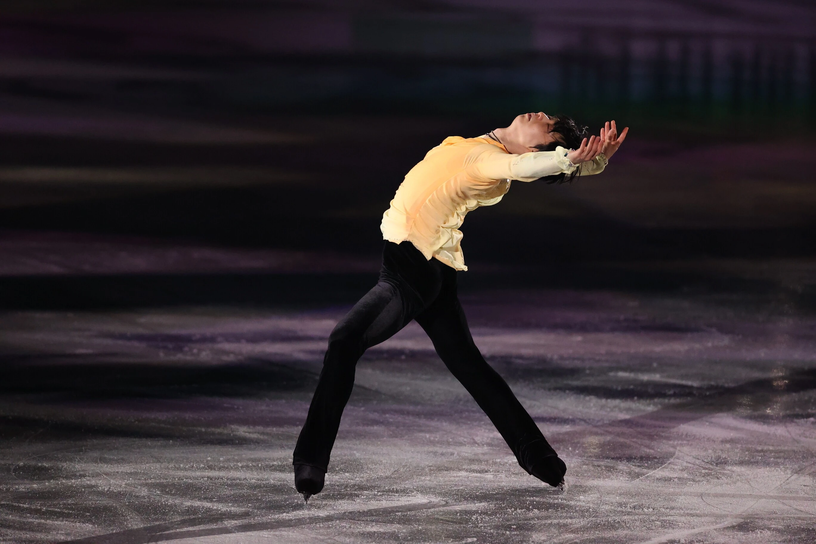 国別対抗戦エキシビションで『花は咲く』を演じる羽生結弦photo by Takahashi Manabu「Passion on Ice」日本フィギュアスケートシーズン総集編 好評発売中表紙は羽生結弦! 詳しくはこちら>>