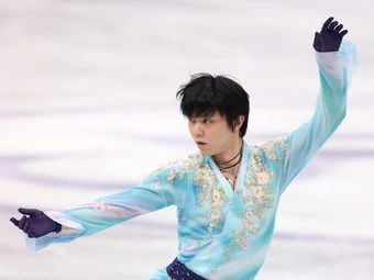 4月16日、国別対抗戦男子フリーで『天と地と』を演じる羽生結弦photo by Takahashi Manabu「羽生結弦2021-2022フィギュアスケートシーズンカレンダー」【予約受付中】卓上版はこちら>>壁掛け版はこちら>>