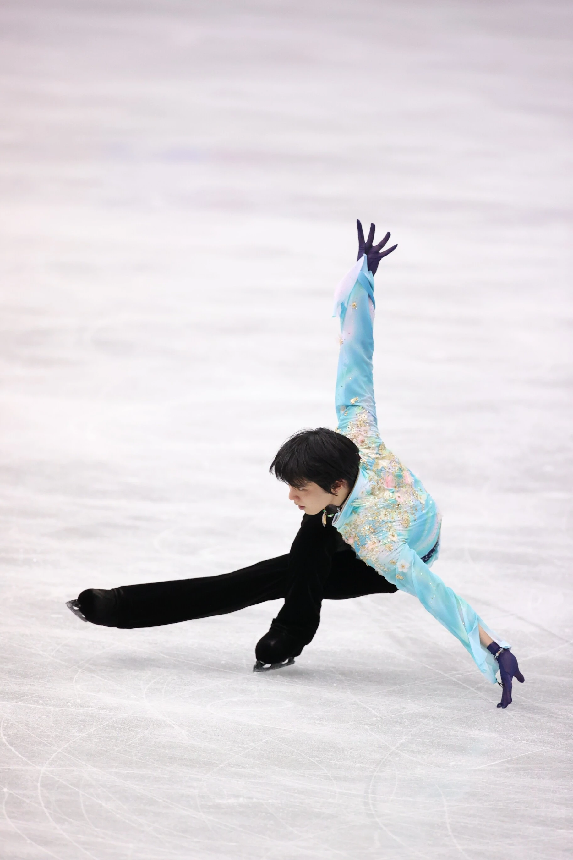 4月16日、国別対抗戦男子フリーで『天と地と』を演じる羽生結弦photo by Takahashi Manabu「羽生結弦2021-2022フィギュアスケートシーズンカレンダー」【予約受付中】卓上版はこちら>>壁掛け版はこちら>>