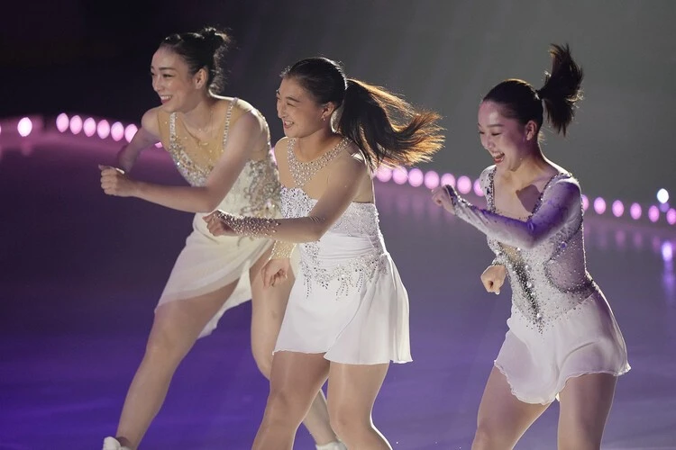 左から本郷理華、坂本花織、樋口新葉 記事はこちら>>photo by Noto Sunao(a presto)