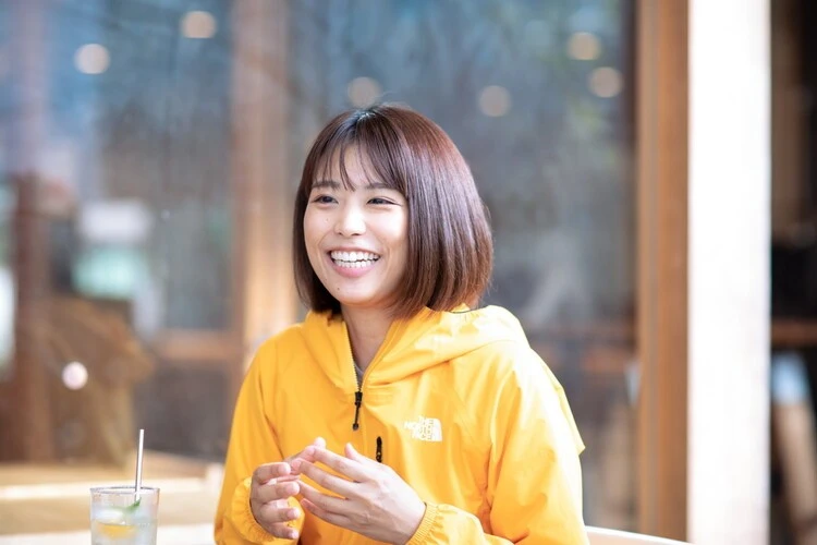 インタビューで登山の魅力を語るかほさんphoto by Kato Shotaro