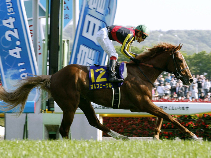 あれこれもがき続きけてきた結果、「大化け」したオルフェーヴルphoto by Kyodo News記事を読む＞歴史が証明。クラシックを制すのはトライアルシーズンに「化けた」馬