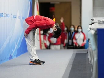 取材殺到で緊急開催、羽生結弦・北京五輪記者会見フォトギャラリー(10枚)