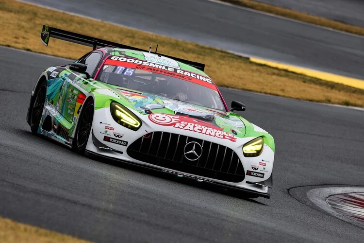 開幕前のテスト走行にてphoto by Orihara Hiroyuki記事「スーパーGTとデザイン」はこちら>>